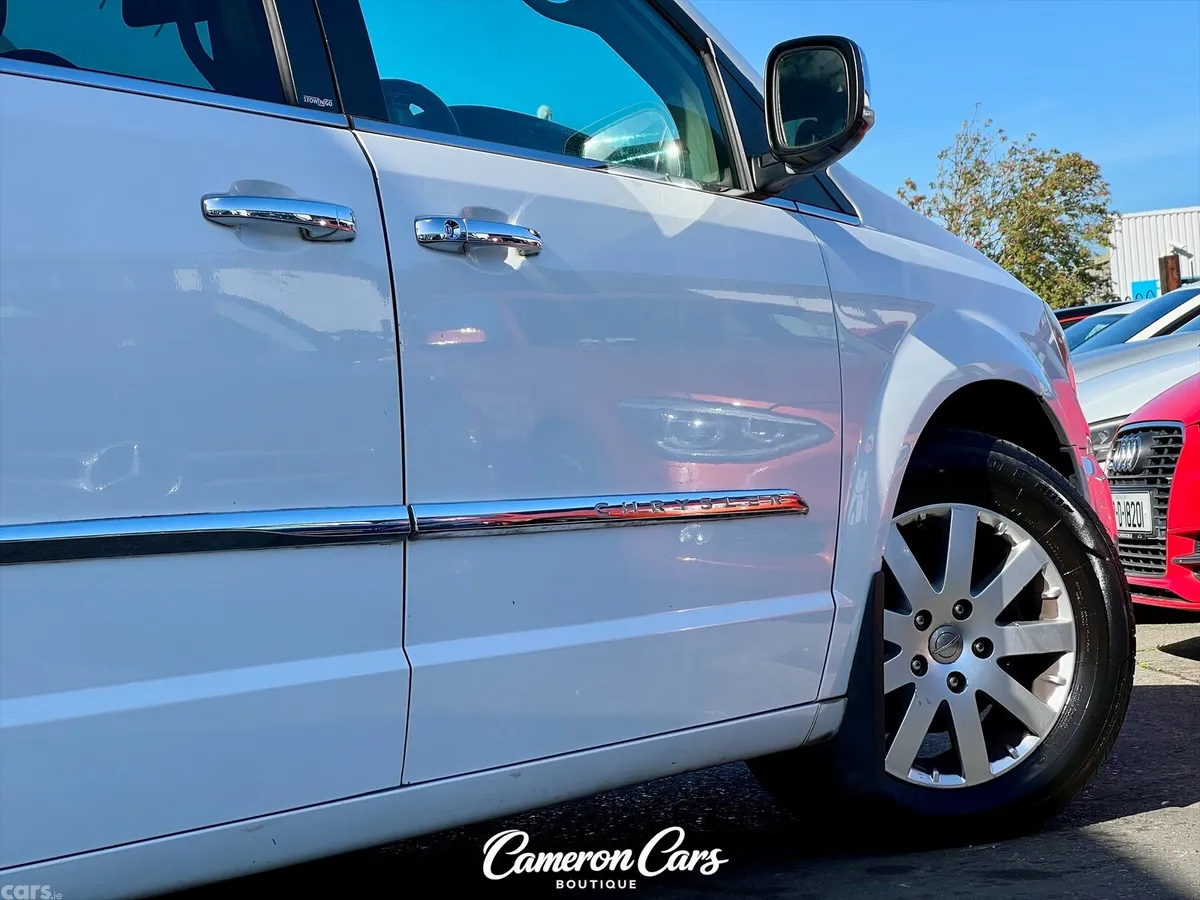Chrysler Grand Voyager MPV, Diesel, 2014, White