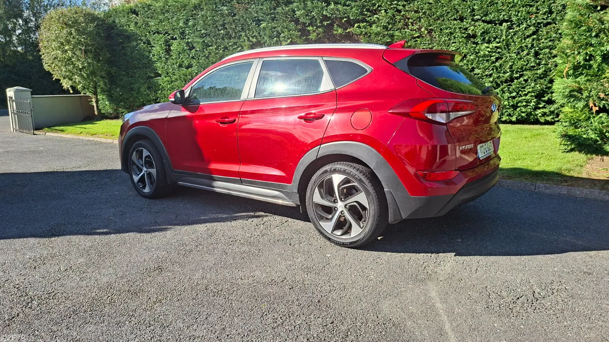 Hyundai Tucson SUV, Diesel, 2017, Red