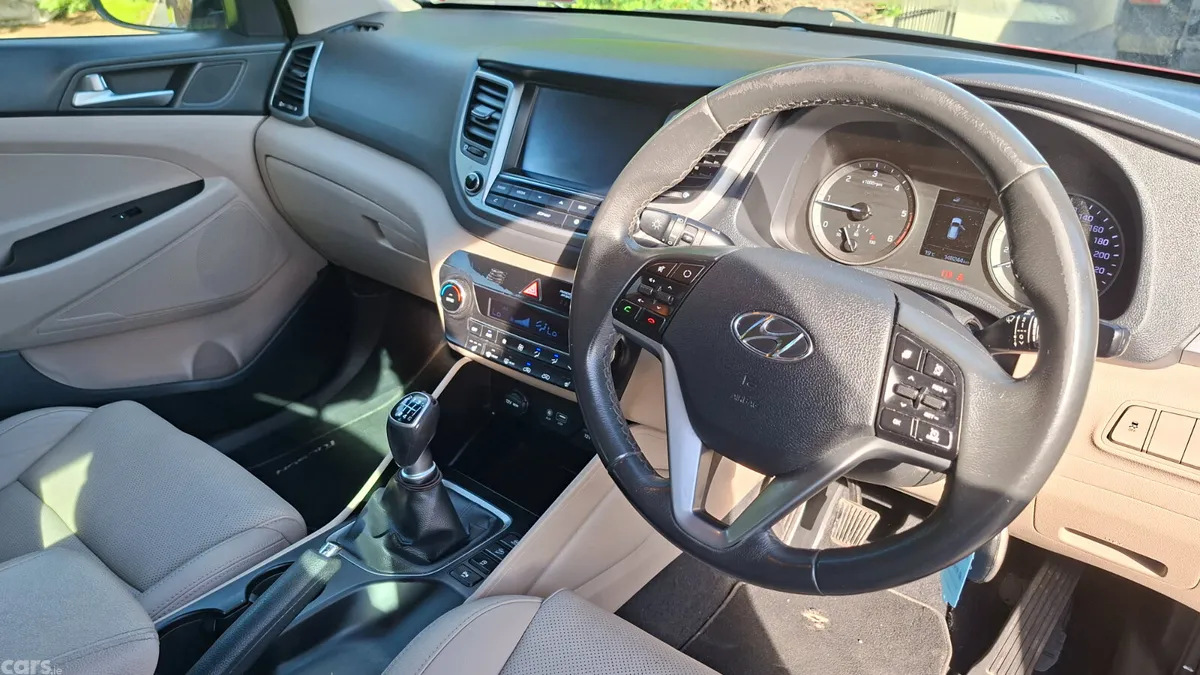 Hyundai Tucson SUV, Diesel, 2017, Red