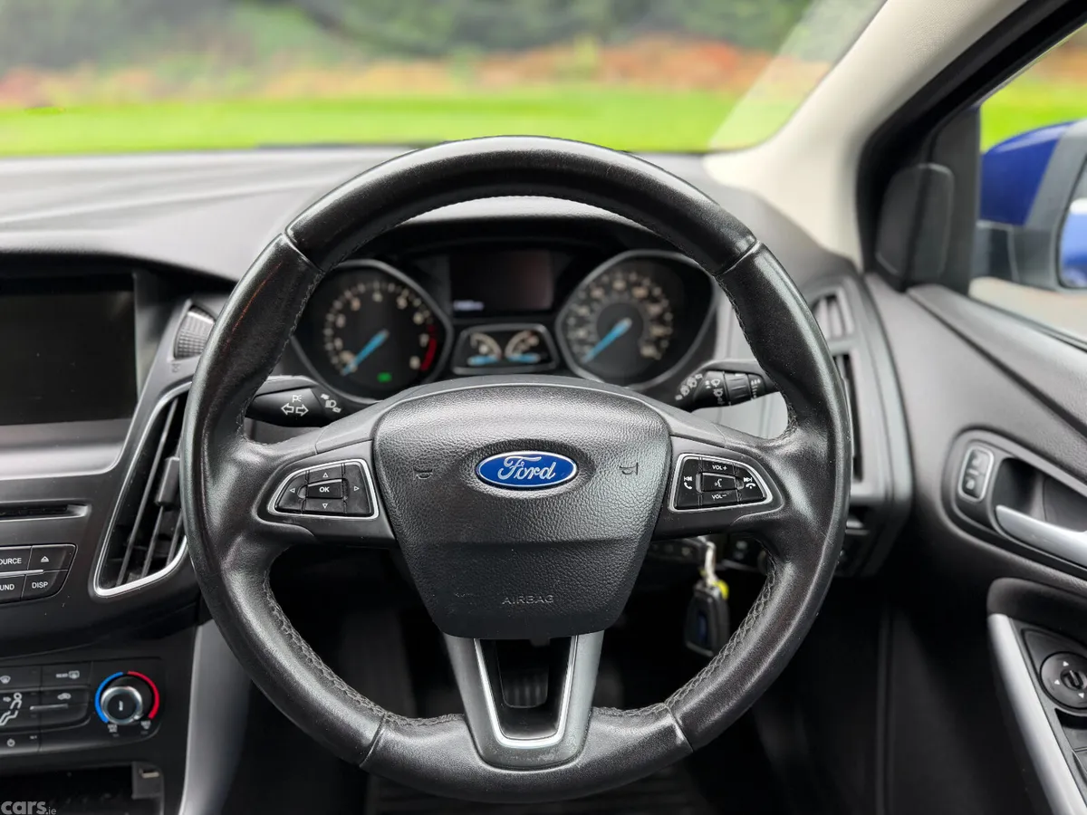 Ford Focus Hatchback, Petrol, 2015, Blue