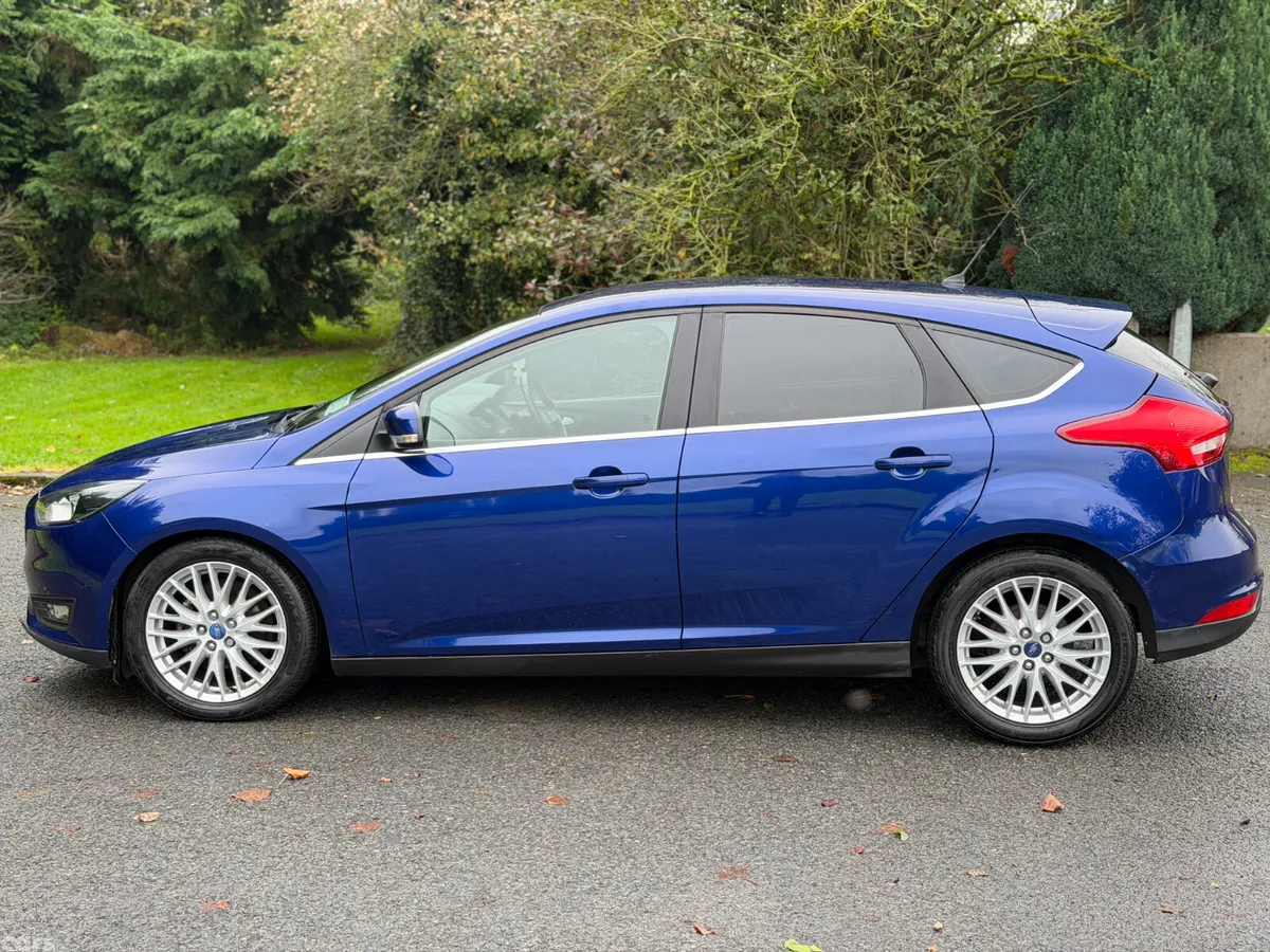 Ford Focus Hatchback, Petrol, 2015, Blue