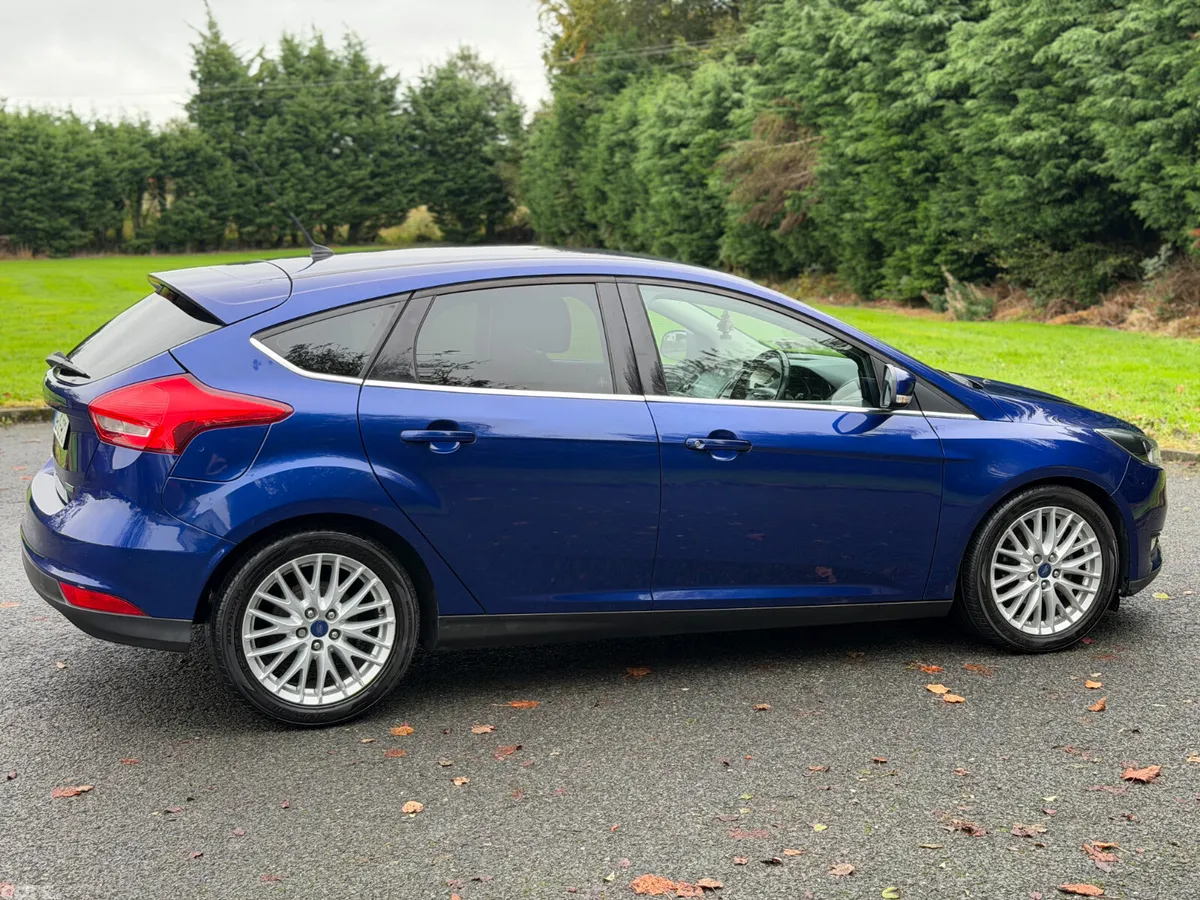 Ford Focus Hatchback, Petrol, 2015, Blue