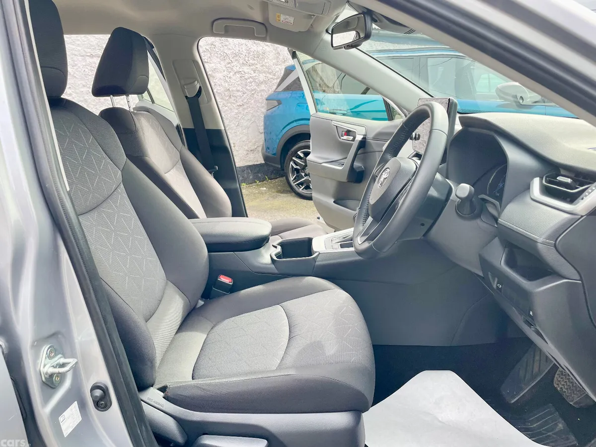 Toyota RAV4 SUV, Petrol Hybrid, 2024, Grey