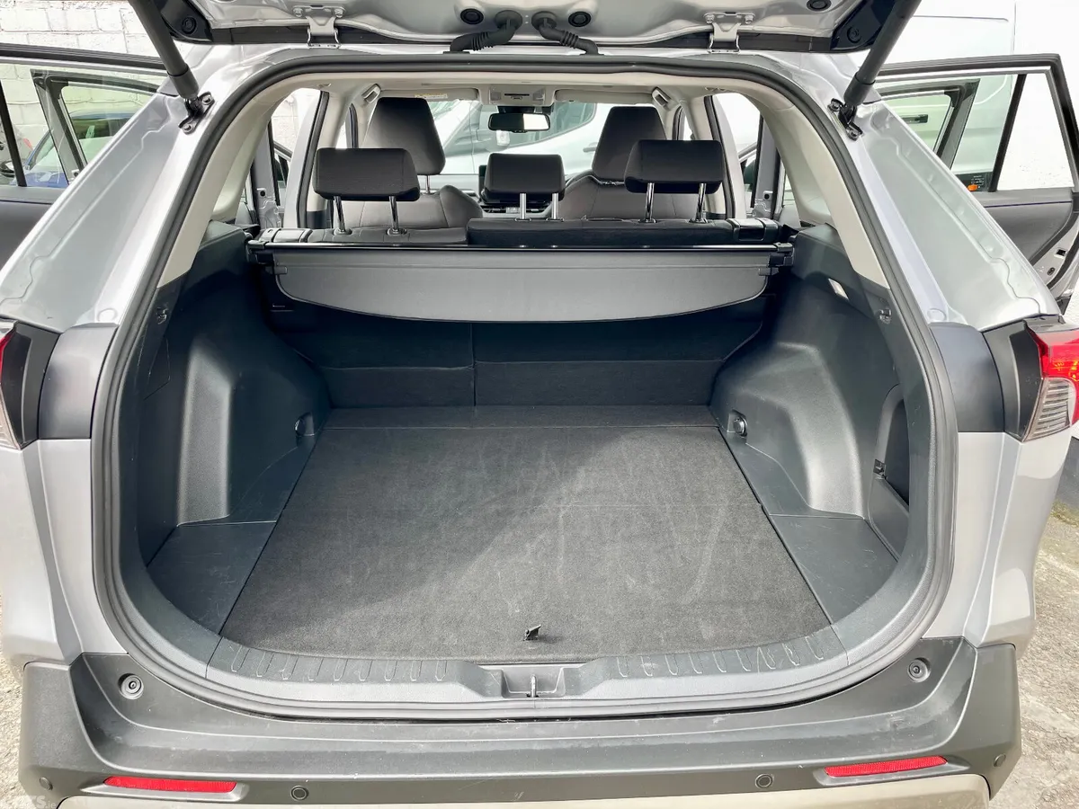 Toyota RAV4 SUV, Petrol Hybrid, 2024, Grey