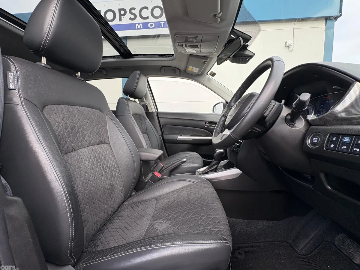 Suzuki Vitara SUV, Petrol Hybrid, 2024, White