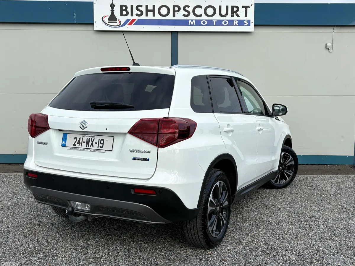 Suzuki Vitara SUV, Petrol Hybrid, 2024, White