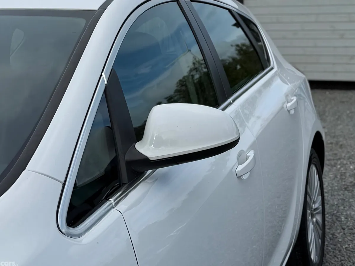 Opel Astra Hatchback, Diesel, 2015, White