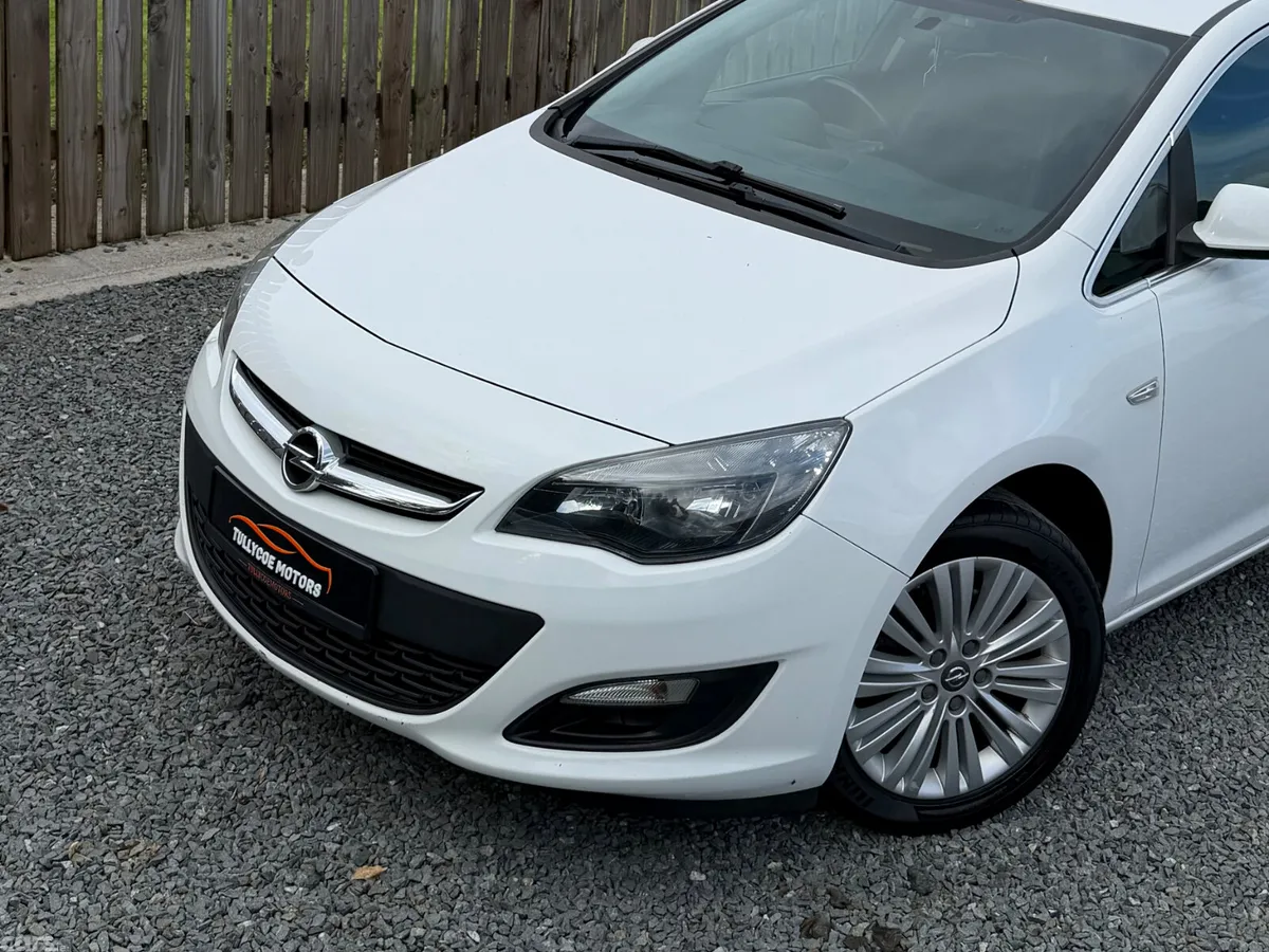 Opel Astra Hatchback, Diesel, 2015, White