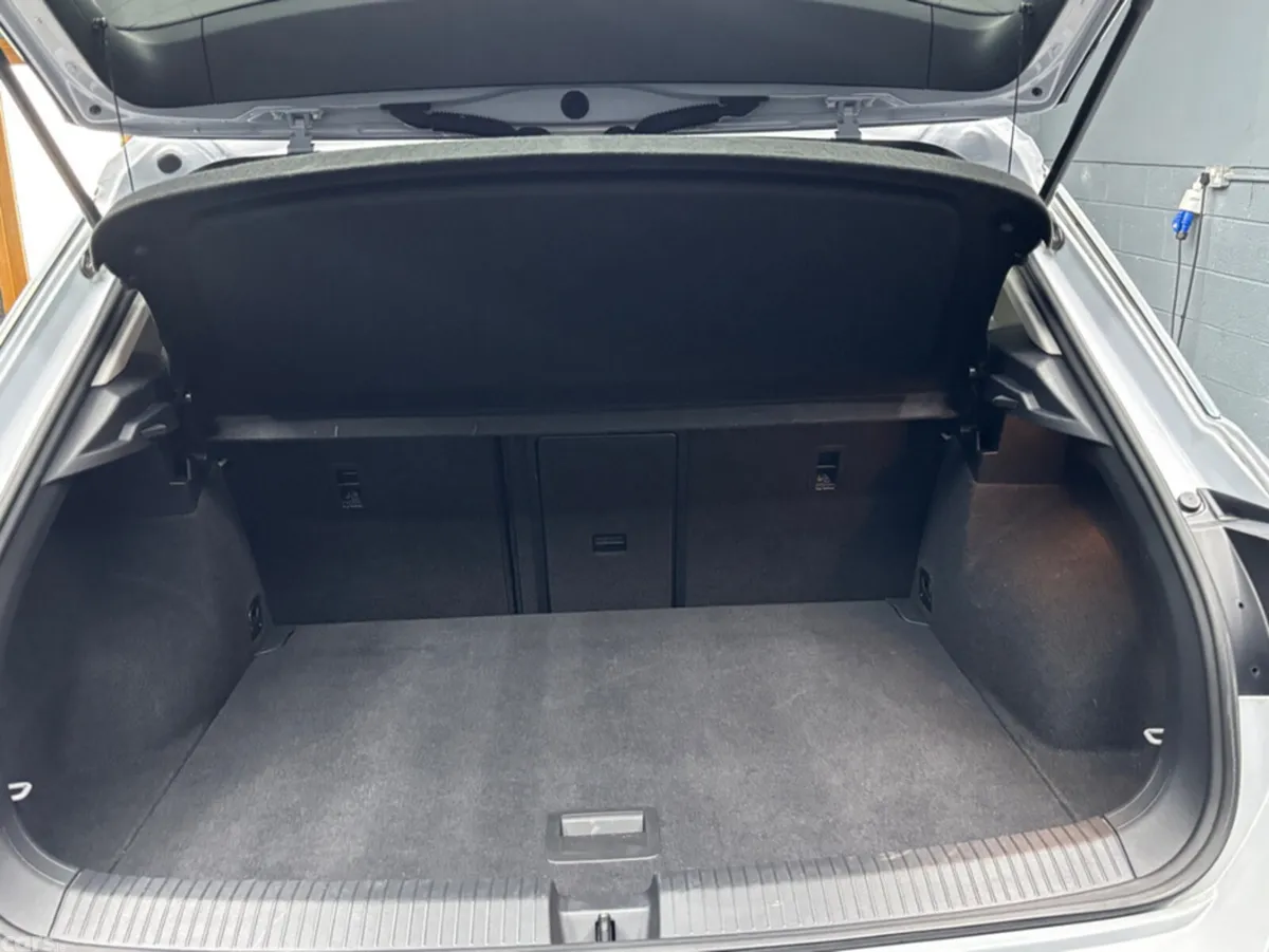 Volkswagen T-Roc SUV, Petrol, 2019, White