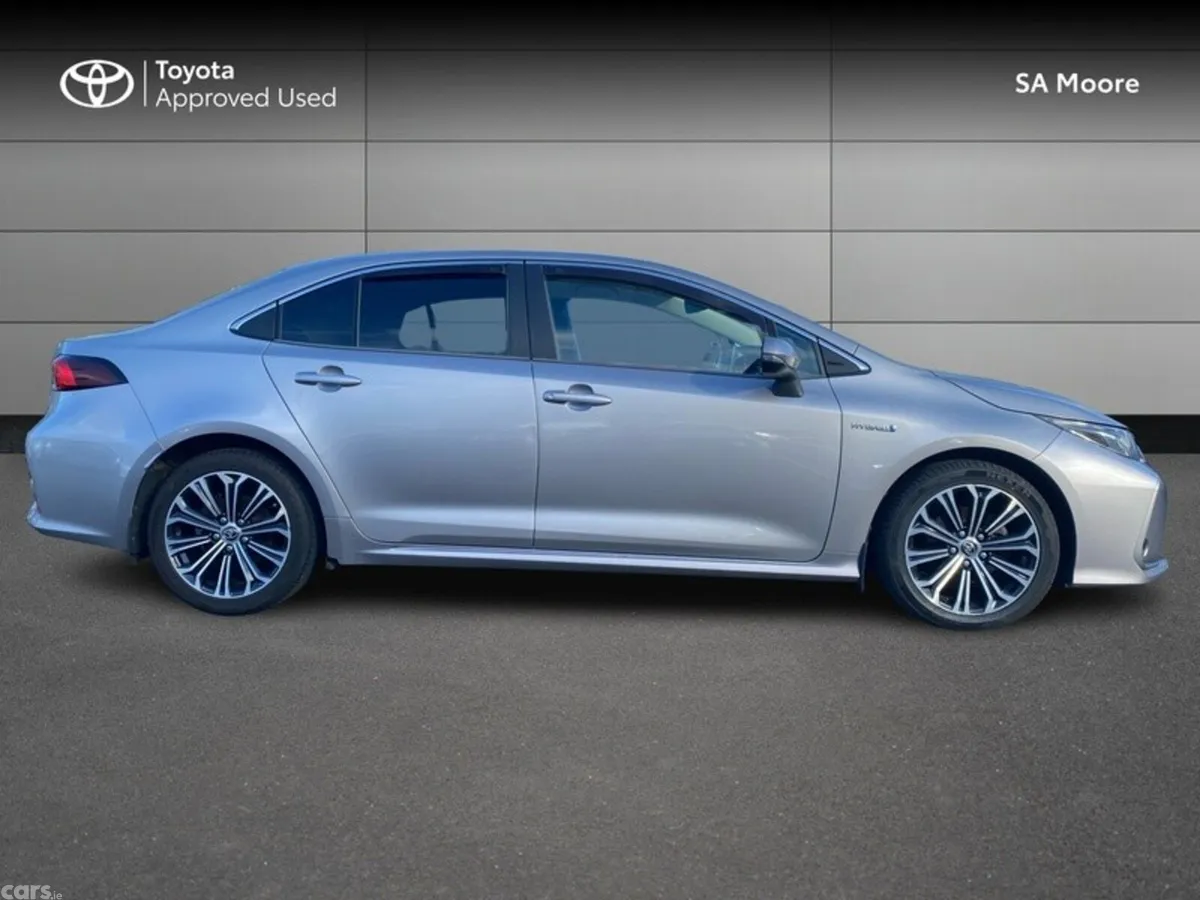 Toyota Corolla Saloon, Petrol Hybrid, 2021, Grey