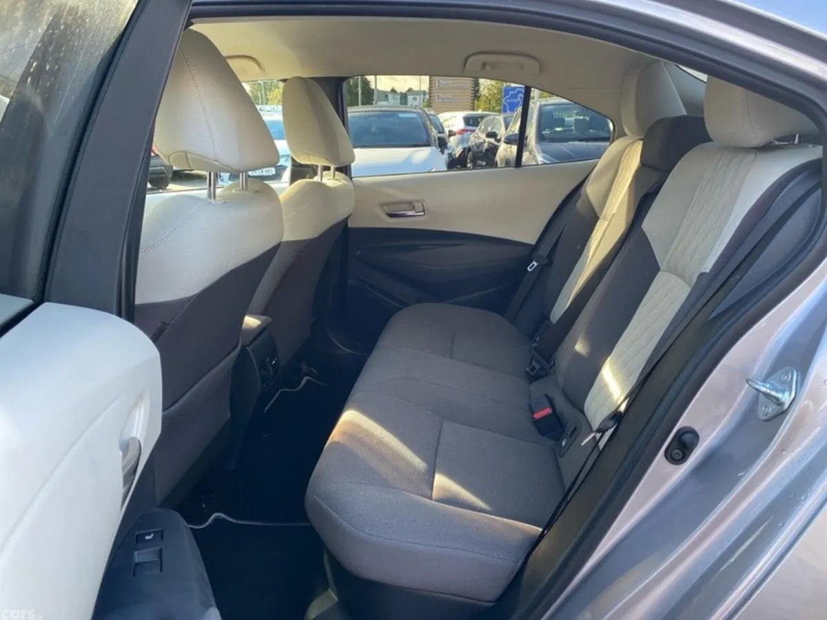 Toyota Corolla Saloon, Petrol Hybrid, 2021, Grey