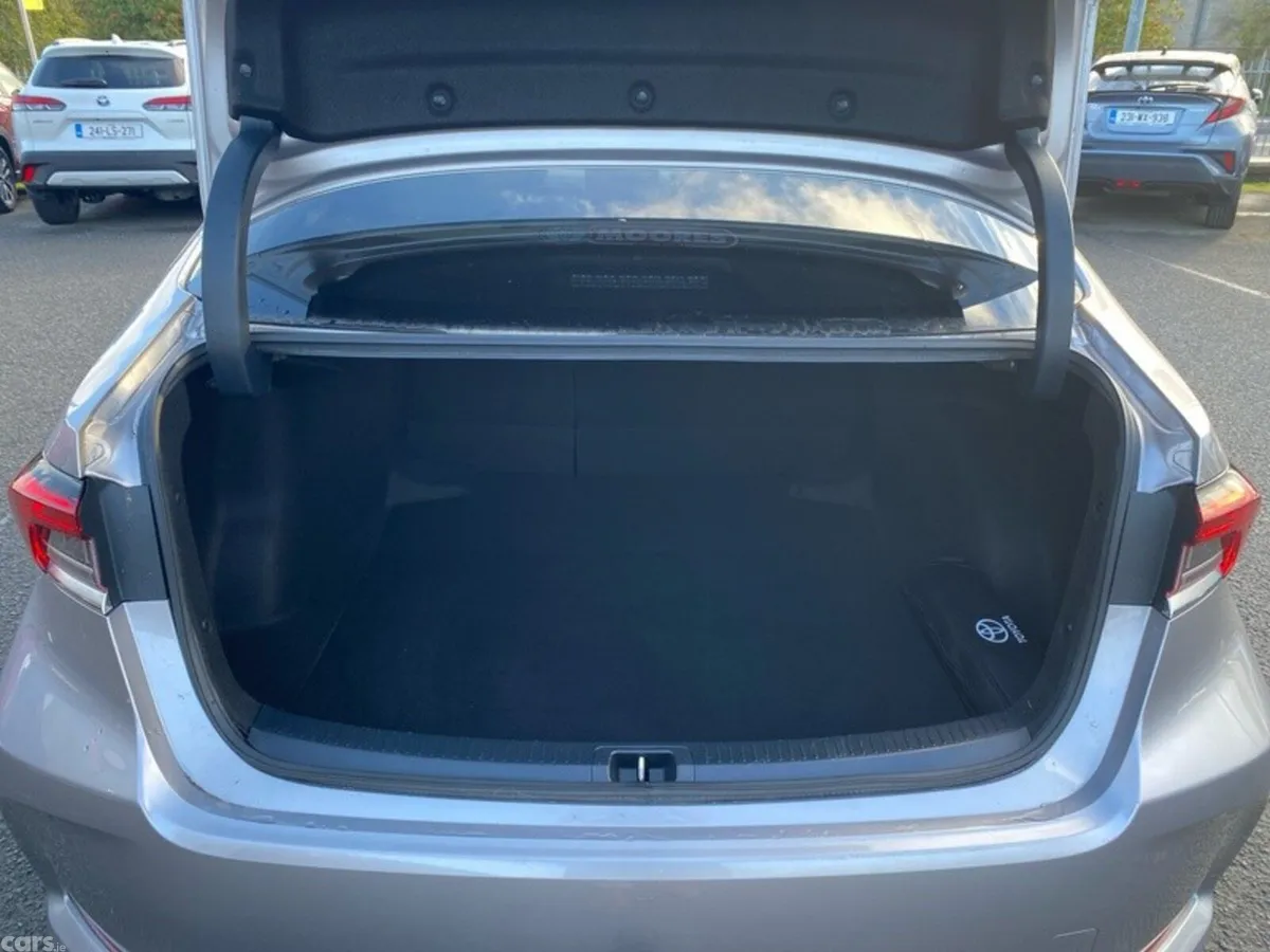 Toyota Corolla Saloon, Petrol Hybrid, 2021, Grey