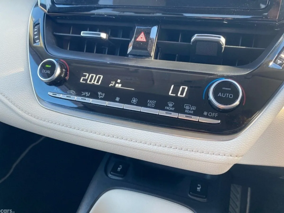 Toyota Corolla Saloon, Petrol Hybrid, 2021, Grey