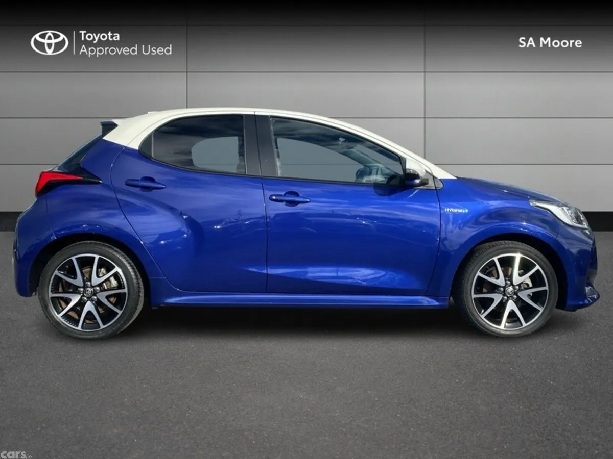 Toyota Yaris Hatchback, Petrol Hybrid, 2021, Blue