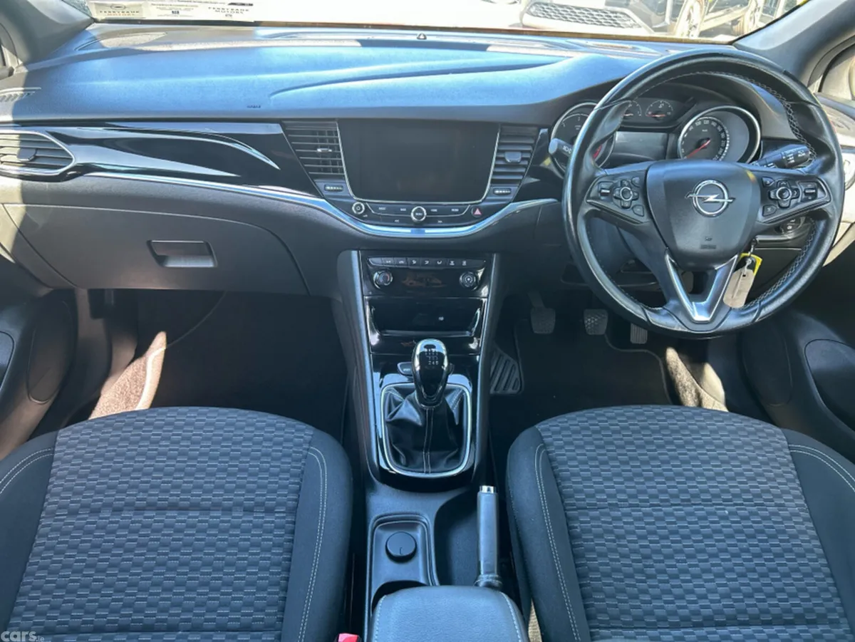Opel Astra Hatchback, Diesel, 2018, Red