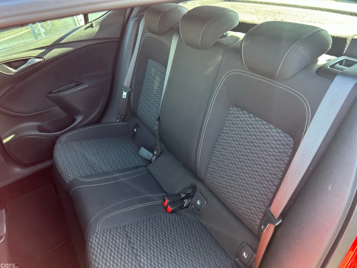 Opel Astra Hatchback, Diesel, 2018, Red