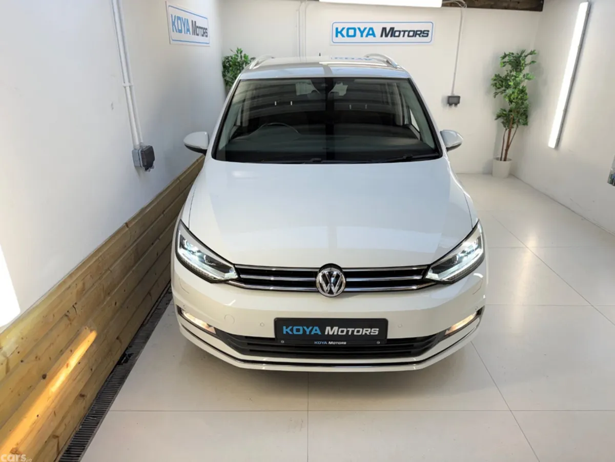 Volkswagen Touran MPV, Diesel, 2020, White