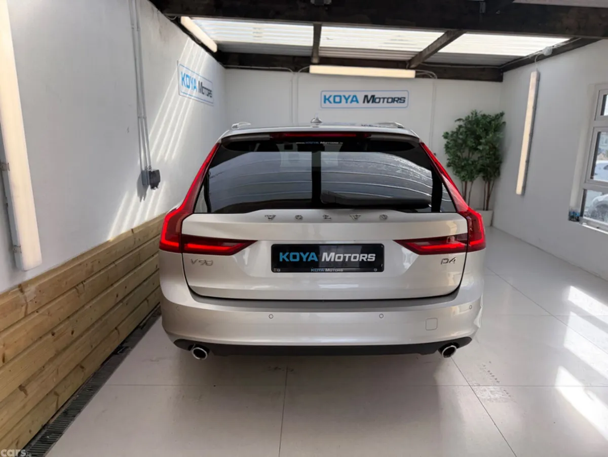 Volvo V90 Estate, Diesel, 2019, Silver