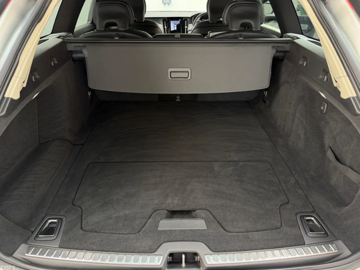 Volvo V90 Estate, Diesel, 2019, Silver