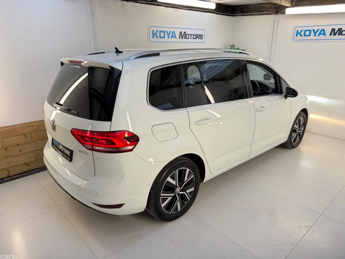 Volkswagen Touran MPV, Diesel, 2020, White