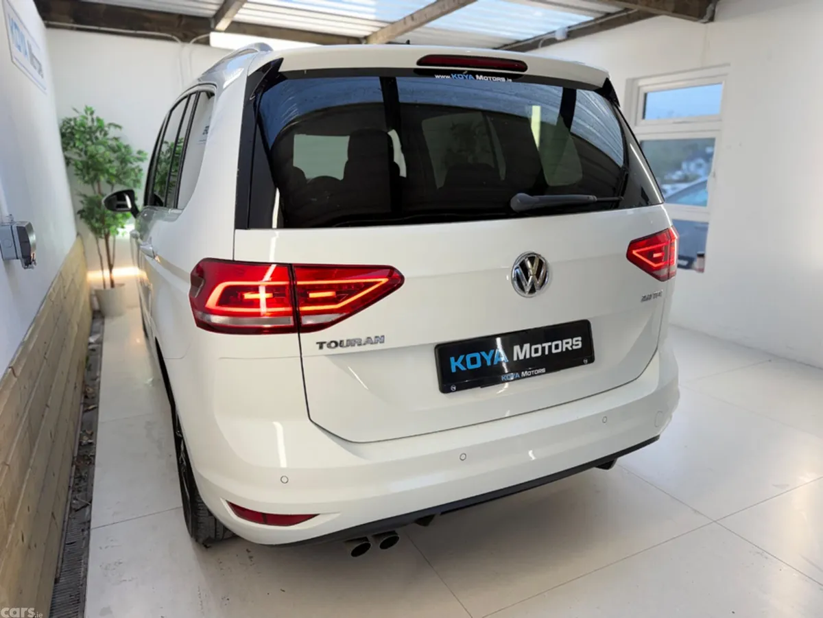 Volkswagen Touran MPV, Diesel, 2020, White