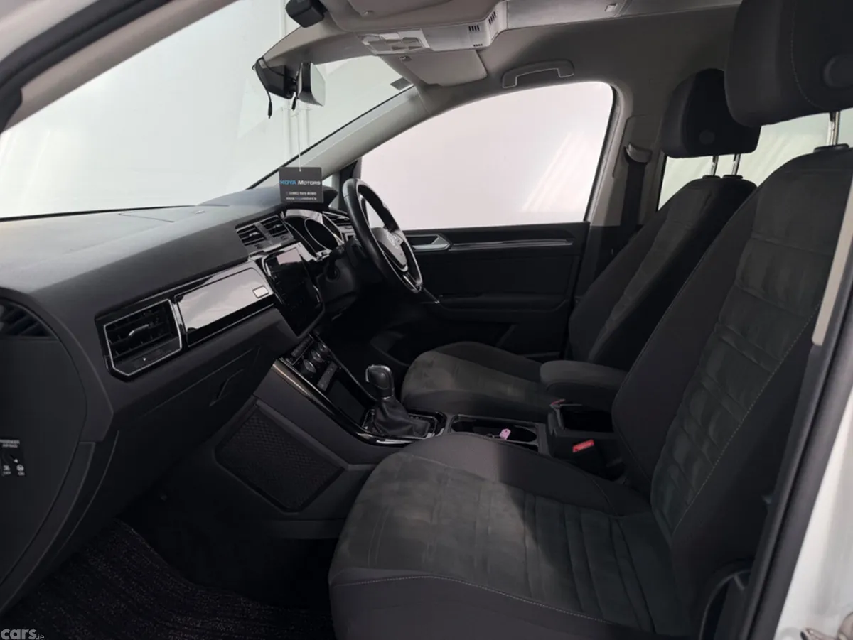 Volkswagen Touran MPV, Diesel, 2020, White