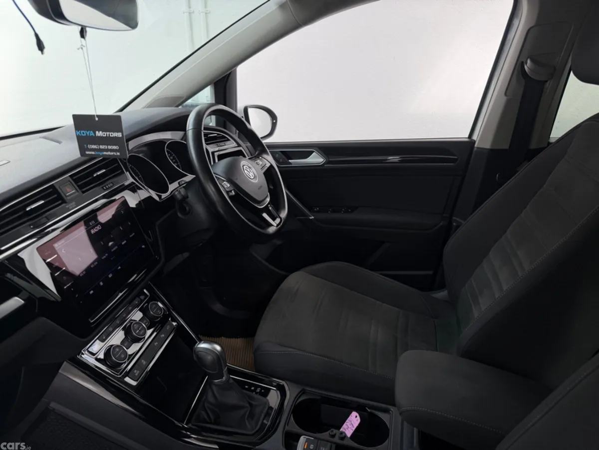 Volkswagen Touran MPV, Diesel, 2020, White
