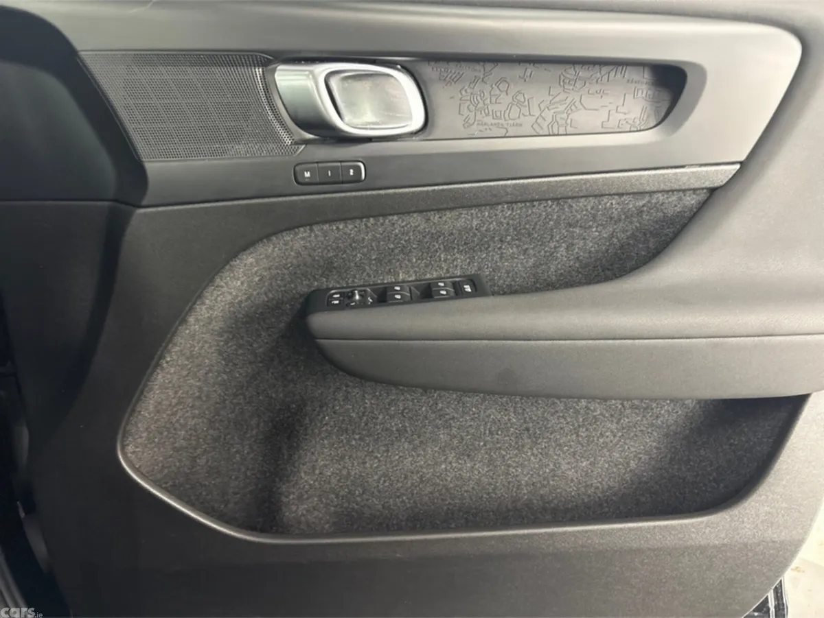 Volvo C40 Estate, Electric, 2023, Black