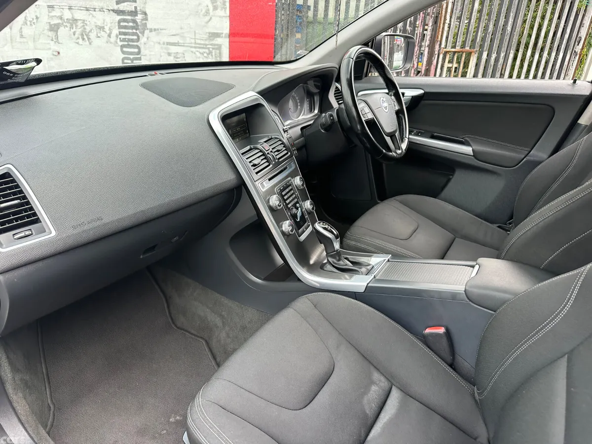 Volvo XC60 SUV, Diesel, 2014, White
