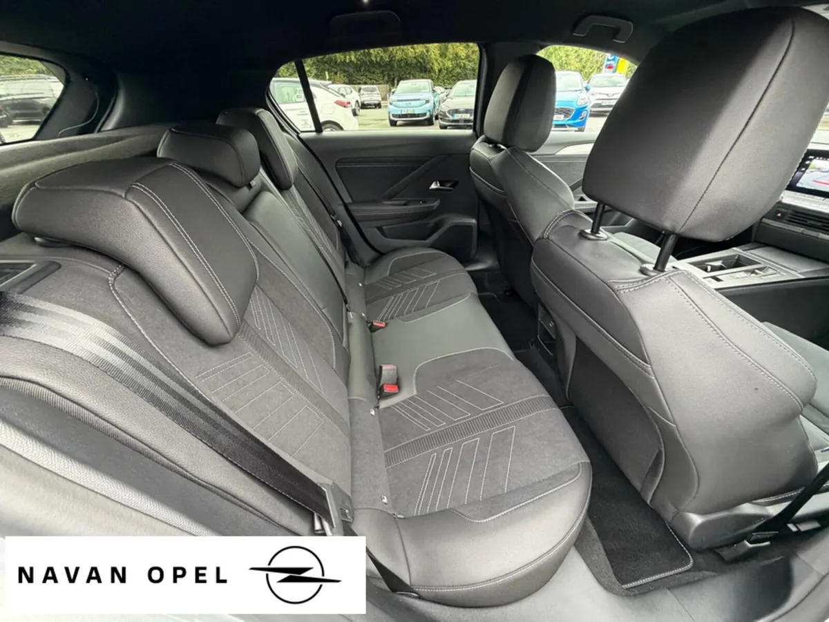 Opel Astra Hatchback, Diesel, 2026, Silver