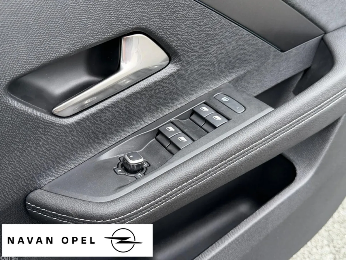 Opel Astra Hatchback, Diesel, 2026, Silver