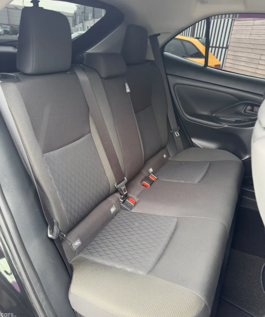 Toyota Yaris Cross SUV, Petrol Hybrid, 2023, Black