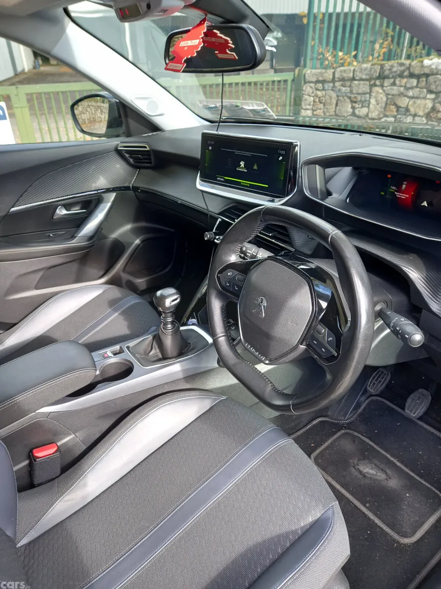 Peugeot 2008 MPV, Diesel, 2020, Black