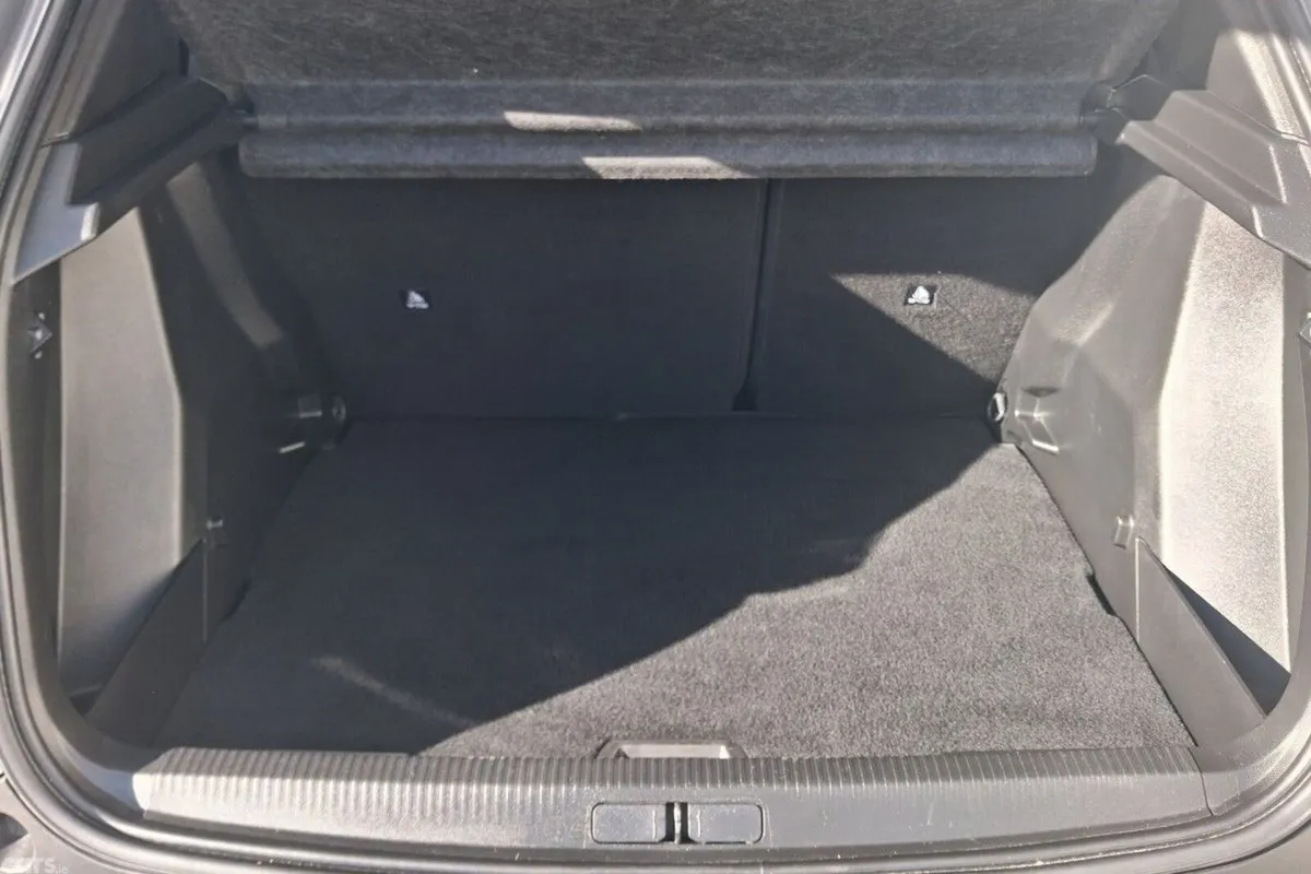 Peugeot 2008 SUV, Diesel, 2021, Grey