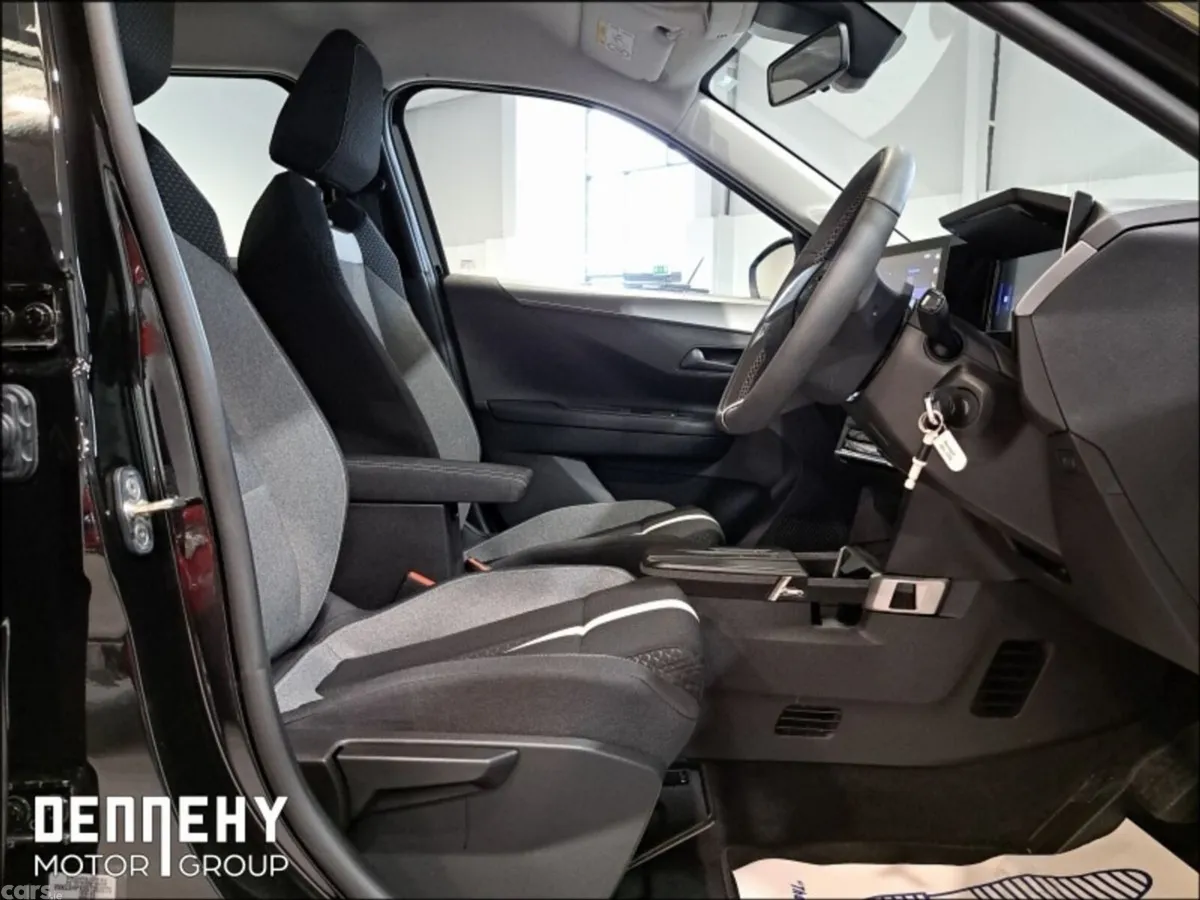 Opel Frontera SUV, Petrol, 2026, Black
