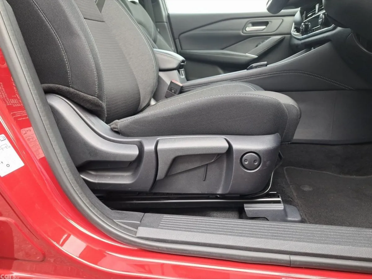 Nissan Qashqai SUV, Petrol, 2023, Red