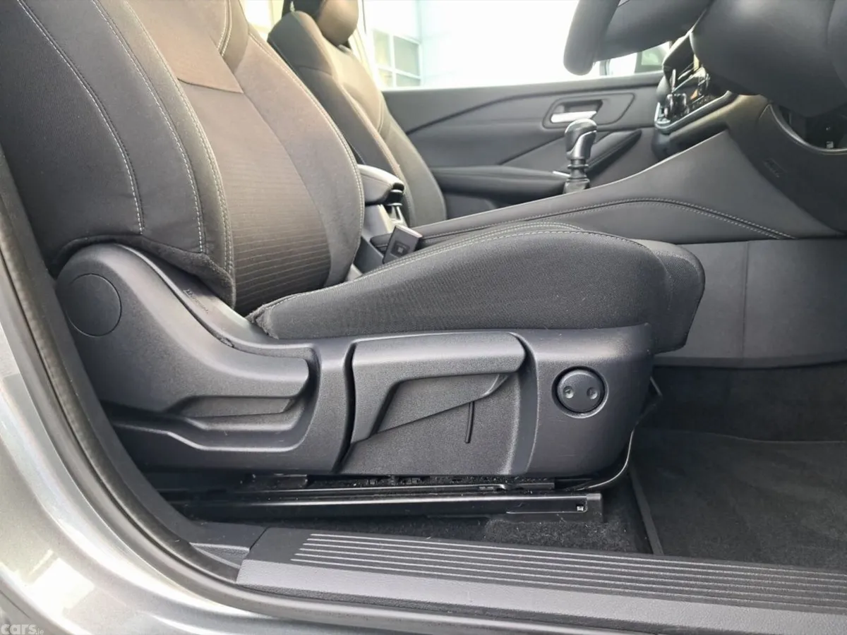 Nissan Qashqai SUV, Petrol, 2021, Grey