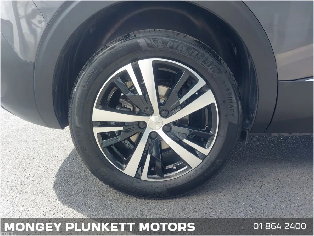 Peugeot 5008 MPV, Petrol Hybrid, 2024, Grey