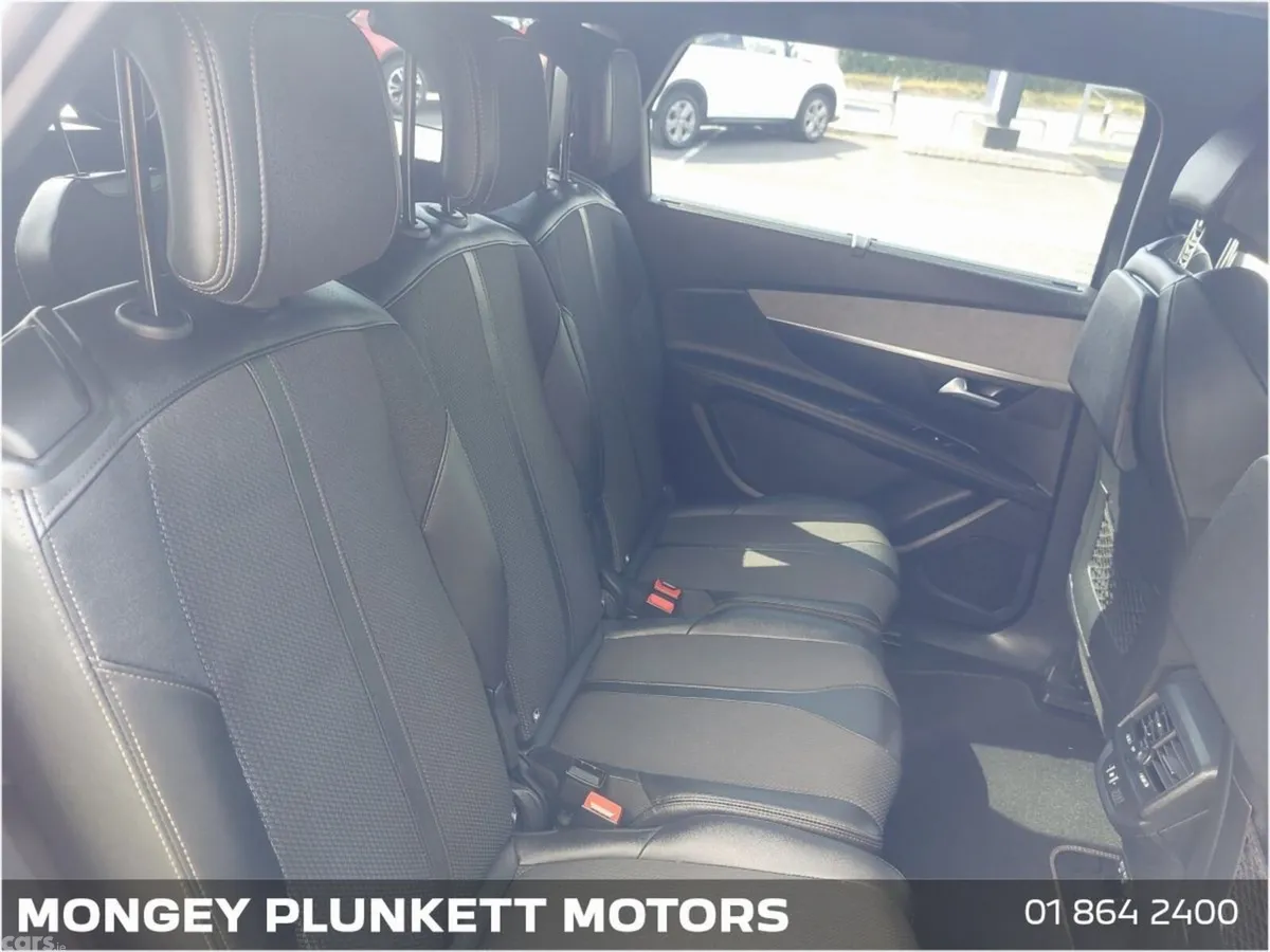 Peugeot 5008 MPV, Petrol Hybrid, 2024, Grey