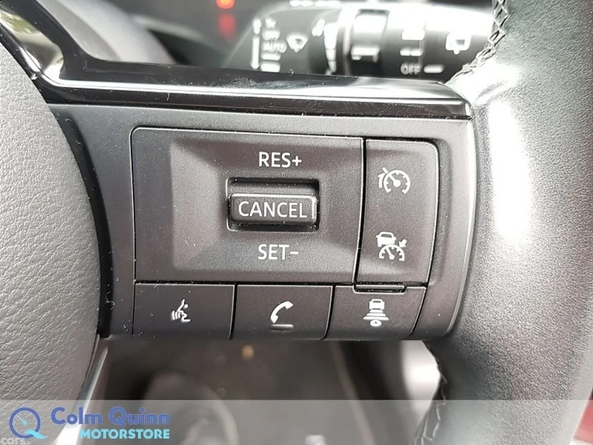 Nissan Qashqai MPV, Petrol Hybrid, 2023, Red