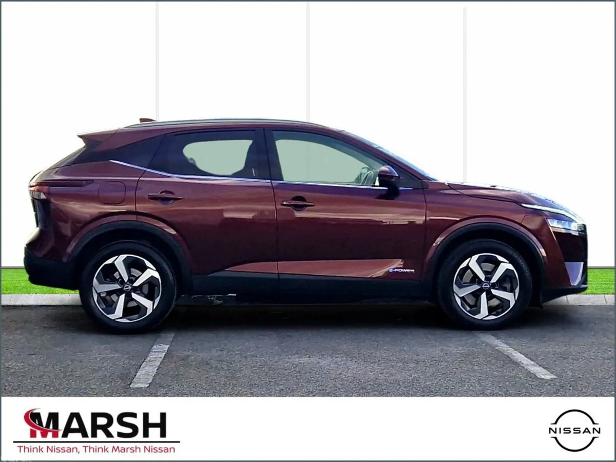 Nissan Qashqai MPV, Petrol Hybrid, 2023, Red