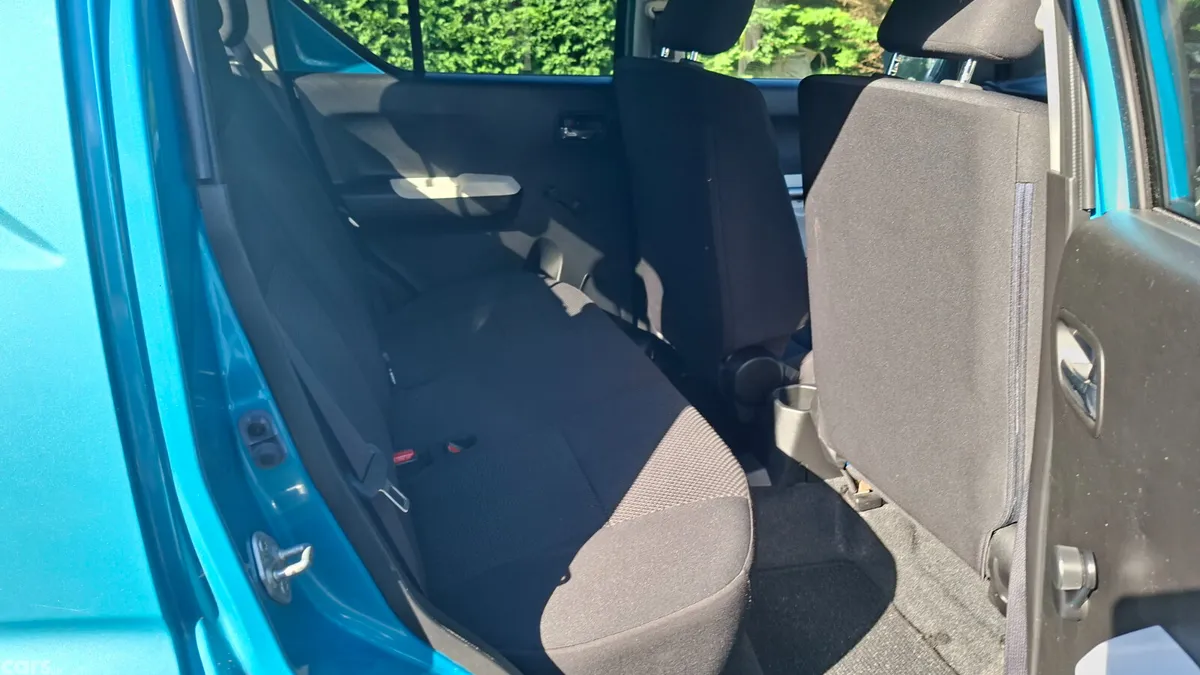 Suzuki Ignis Hatchback, Petrol, 2017, Blue