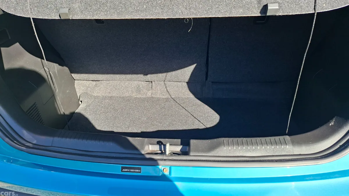 Suzuki Ignis Hatchback, Petrol, 2017, Blue
