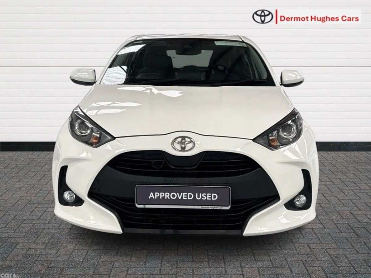 Toyota Yaris Hatchback, Petrol, 2023, White