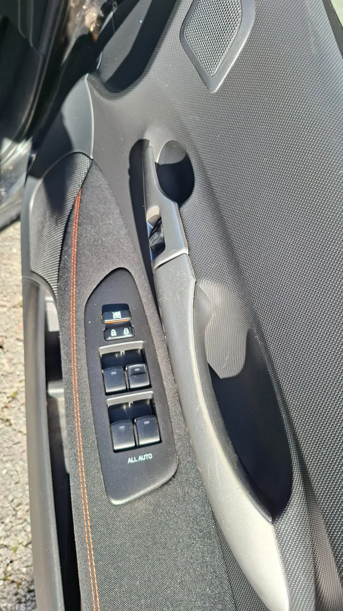 Toyota Auris Hatchback, Diesel, 2012, Black