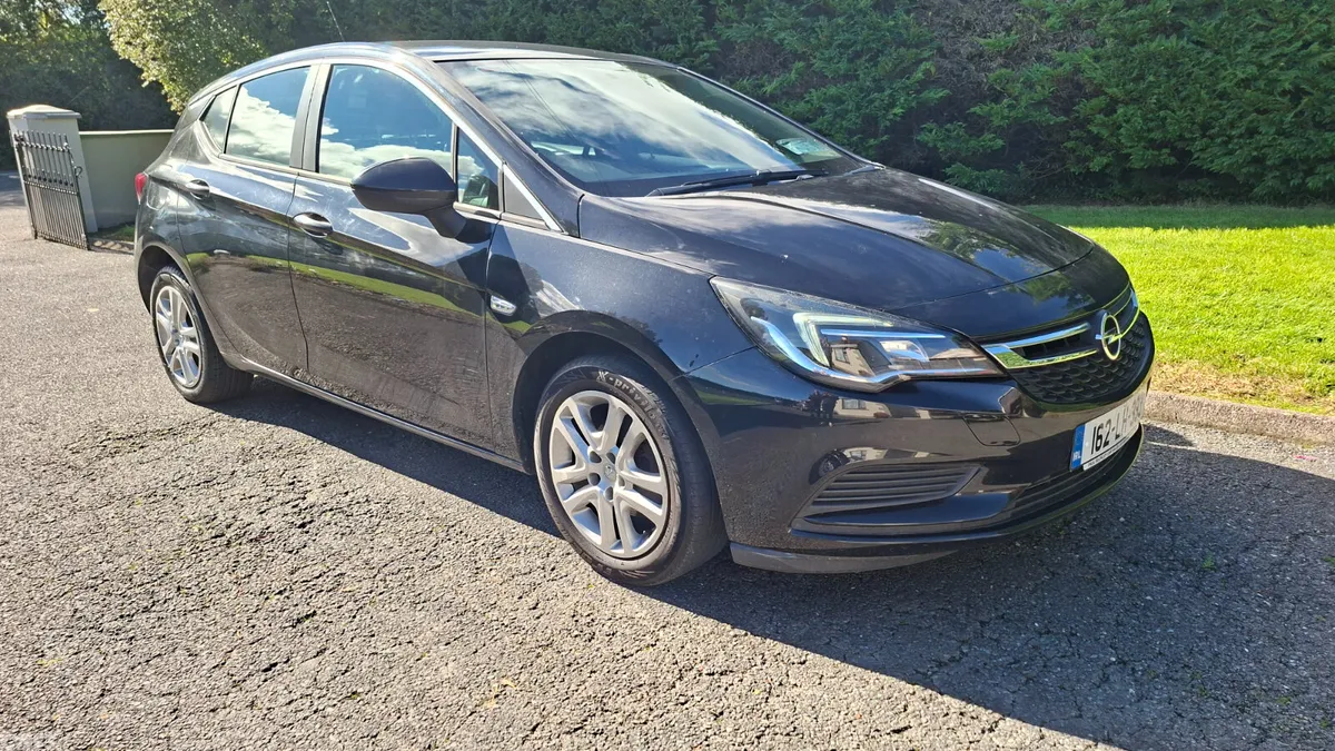 Opel Astra Hatchback, Petrol, 2016, Black