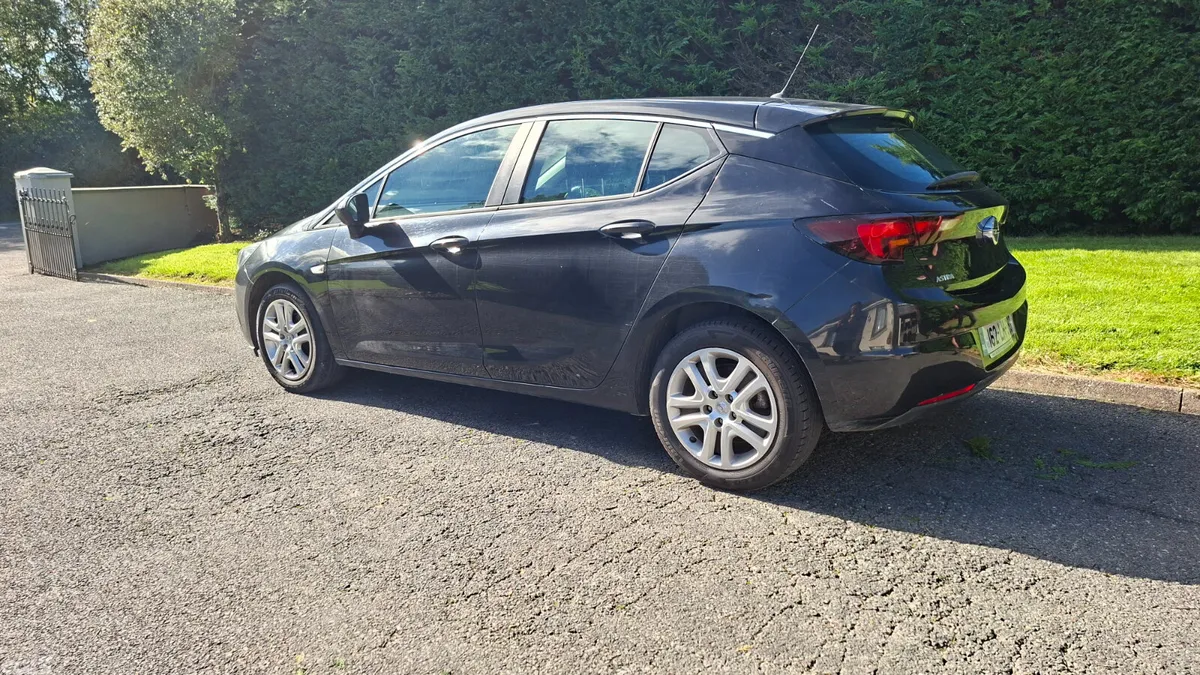 Opel Astra Hatchback, Petrol, 2016, Black