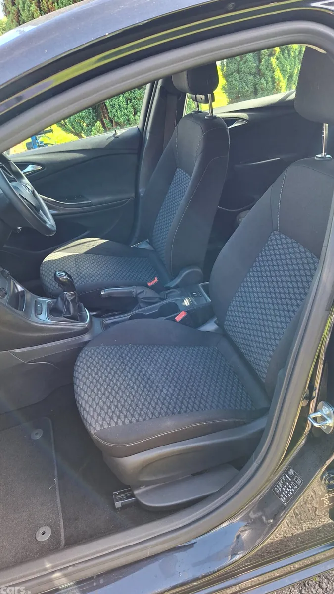 Opel Astra Hatchback, Petrol, 2016, Black