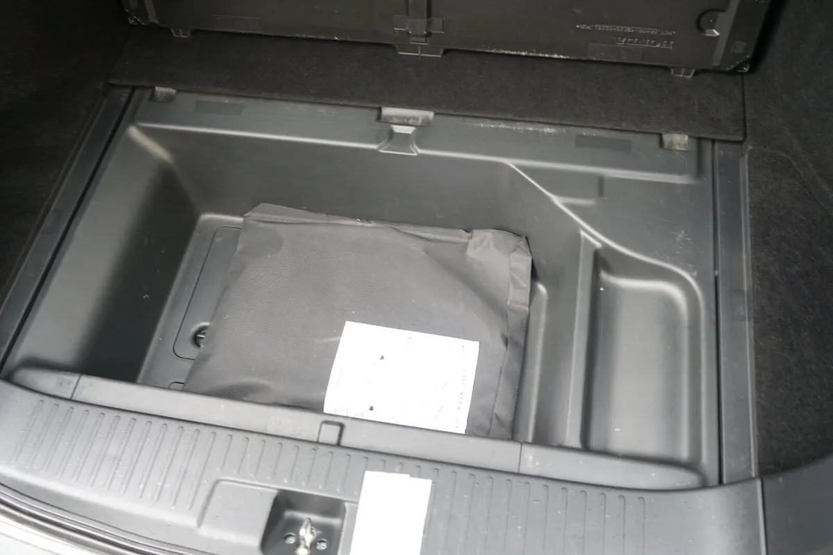 Honda Shuttle Estate, Petrol Hybrid, 2019, Silver