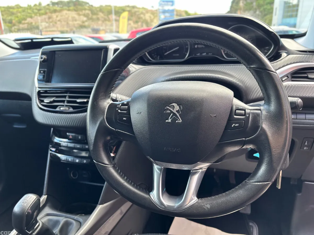 Peugeot 2008 Estate, Petrol, 2018, Red
